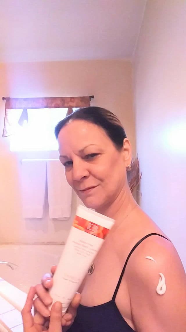 Ecco Bella Water-Free Vanilla Herbal Body Lotion review photo by Lorelei