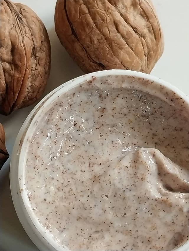 Era Organics Revive+ Microdermabrasion Scrub & Facial Exfoliator review photo by Lorelei