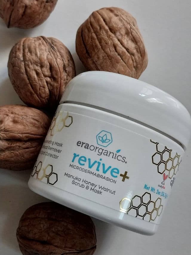 Era Organics Revive+ Microdermabrasion Scrub & Facial Exfoliator review photo by Lorelei