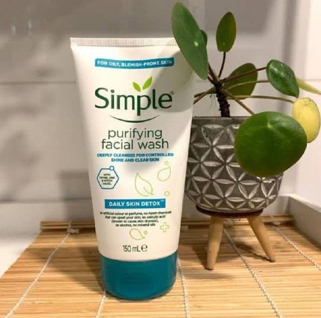 Simple Daily Skin Detox Purifying Face Wash review photo by Thehumbletester