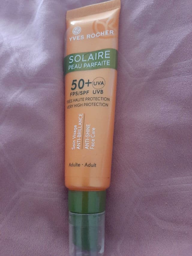 YVES ROCHER Soin Visage Anti-Brillance Protection SPF 50+ review photo by AnneMarie91