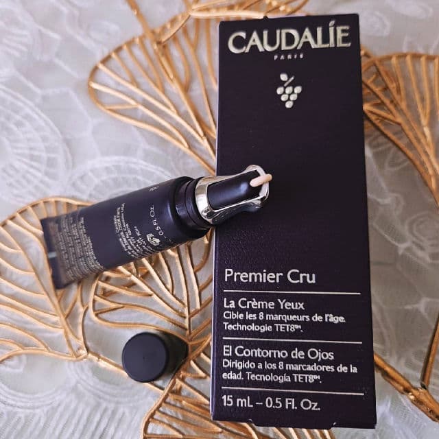 Caudalie Paris Premier Cru the Eye Cream review photo by Winnielii