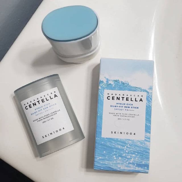 SKIN1004 Madagascar Centella Hyalu-Cica Silky-fit Sun Stick SPF50+ PA++++ review photo by Gemtange