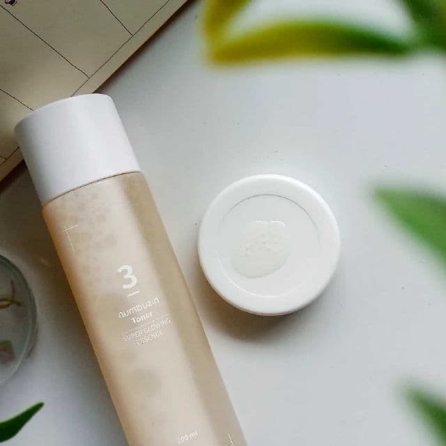 numbuzin No.3 Super Glowing Essence Toner review photo by yunzie