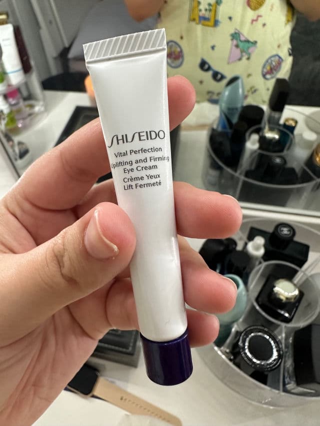 Shiseido Vital Perfection Uplifting and Firming Eye Cream review photo by SophiaDelarosa