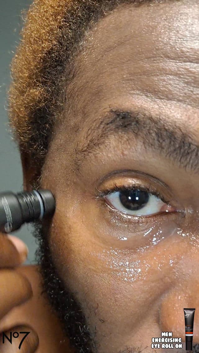 No7 Men Energising Eye Roll-On review photo by CHASEJLONDON