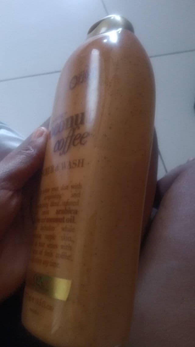 OGX Smoothing + Coconut Coffee Scrub & Wash review photo by Mamax
