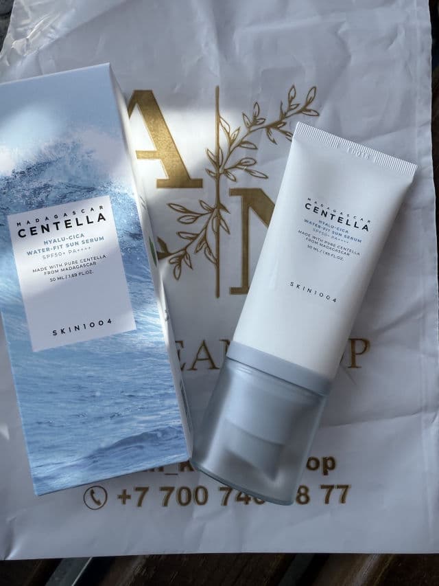 SKIN1004 Madagascar Centella Tone Brightening Tone-Up Sunscreen SPF50+ PA++++ review photo by Karakat