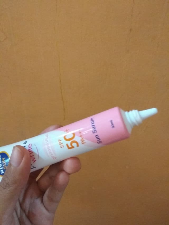 Nivea Sun Protect&White Instant Aura Serum SPF 50+PA+++ review photo by Aangelash