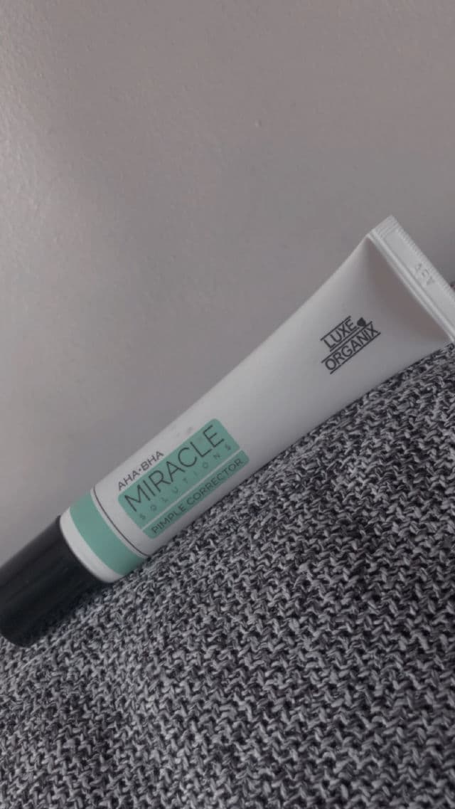 Luxe Organix Miracle Solutions Pimple Corrector review photo by Acresy