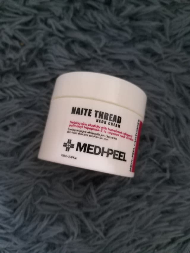 medi-peel Premium Naite Thread Neck Cream review photo by Adelynnlwkay