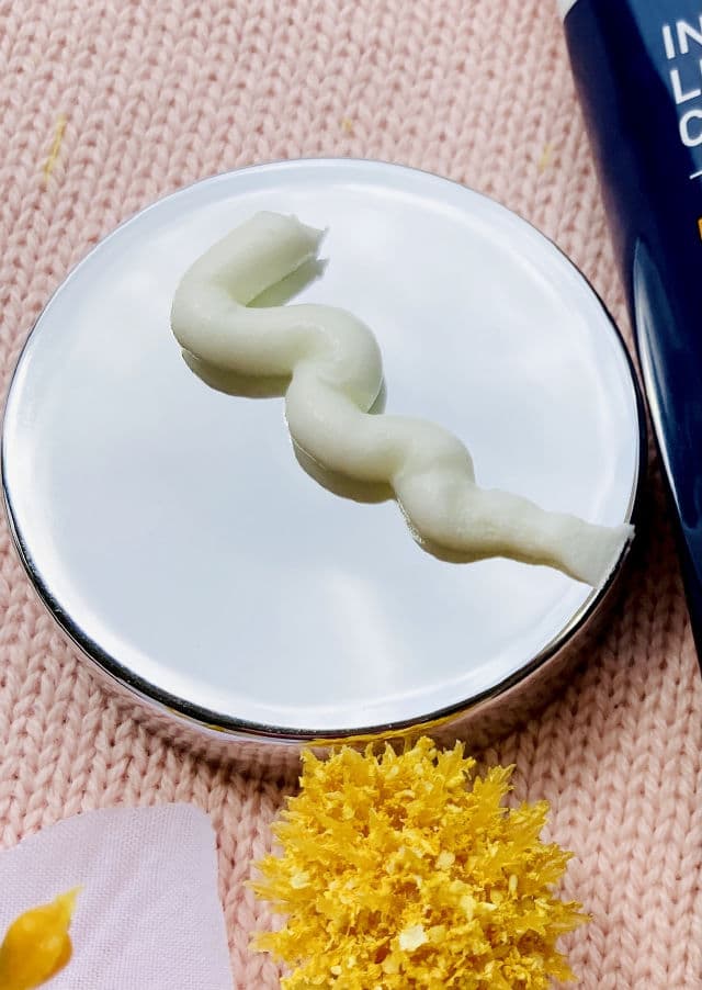 MEDIHEAL Intensive Lifting Cleansing Foam review photo by AditiAgarwal