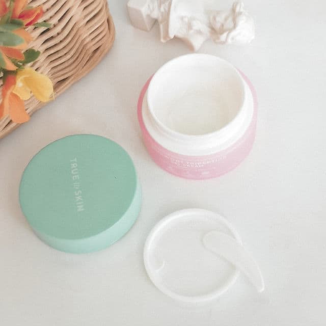 True to Skin Mugwort Tripeptide Moisturizer Gel Cream review photo by HilalAfandi