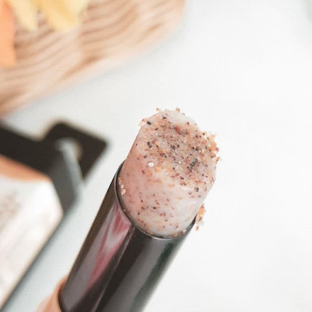 Somethinc Coffeeinc Lip Scrub review photo by HilalAfandi