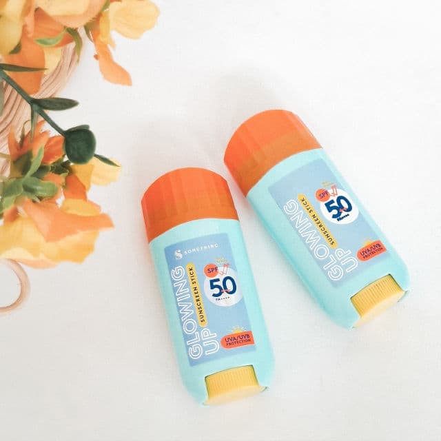 Somethinc Glowing Up Sunscreen Stick SPF 50+ PA ++++ review photo by Afandi