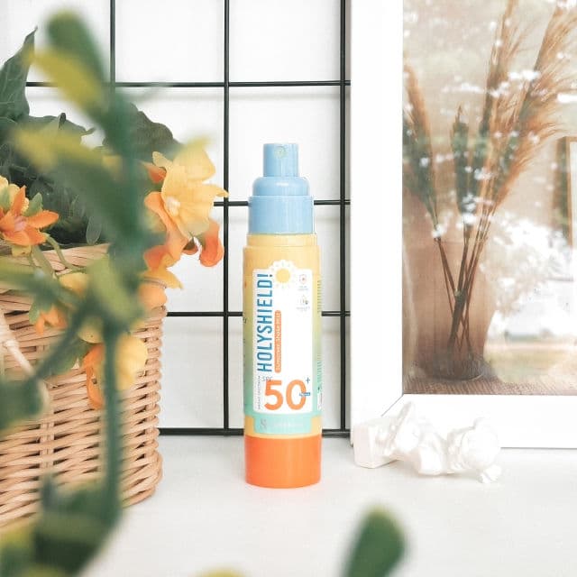 Somethinc Holyshield! Sunscreen Shake Mist SPF 50+ PA++++ review photo by Afandi