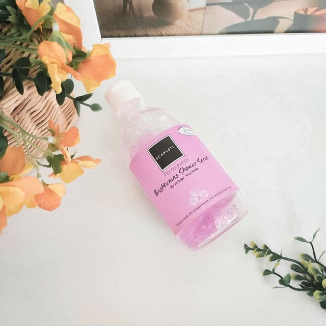 Scarlett Whitening Brightening Shower Scrub Pomegranate  review photo by HilalAfandi