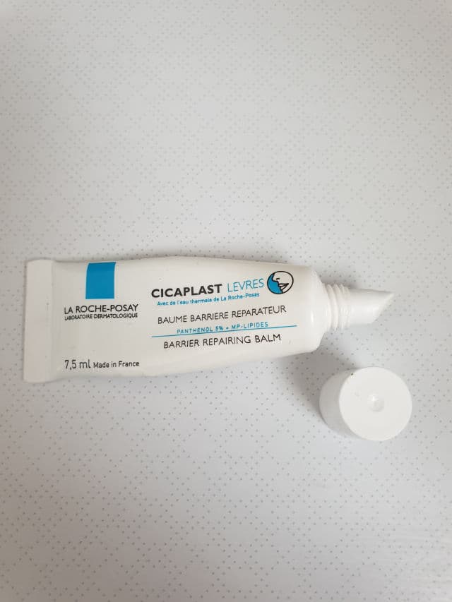 La Roche-Posay Cicaplast Baume B5 Lips review photo by Agness