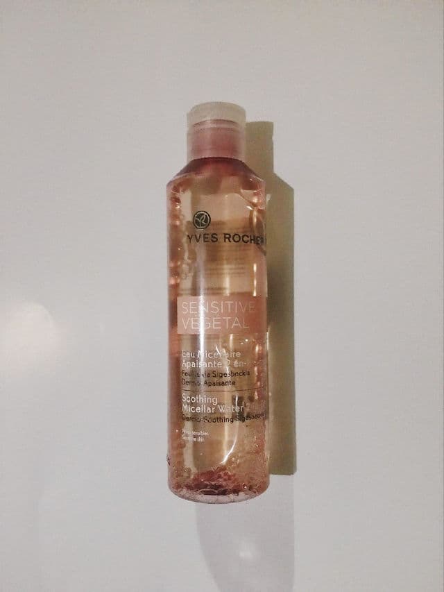 YVES ROCHER Sensitive Vegetal Soothing Micellar Water 2 in 1 review photo by Ajejews