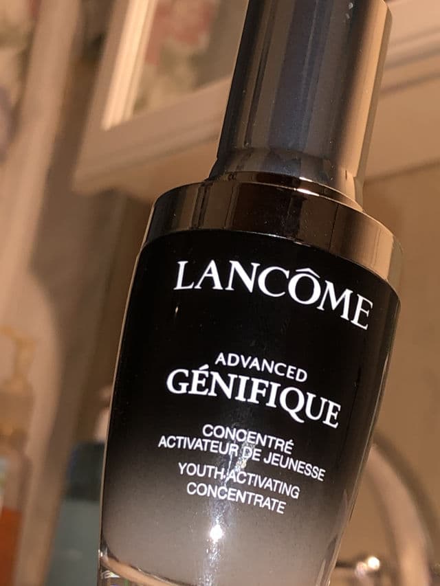 Lancome Genifique Youth Activating Cream Serum review photo by Ajsensitiveskincare