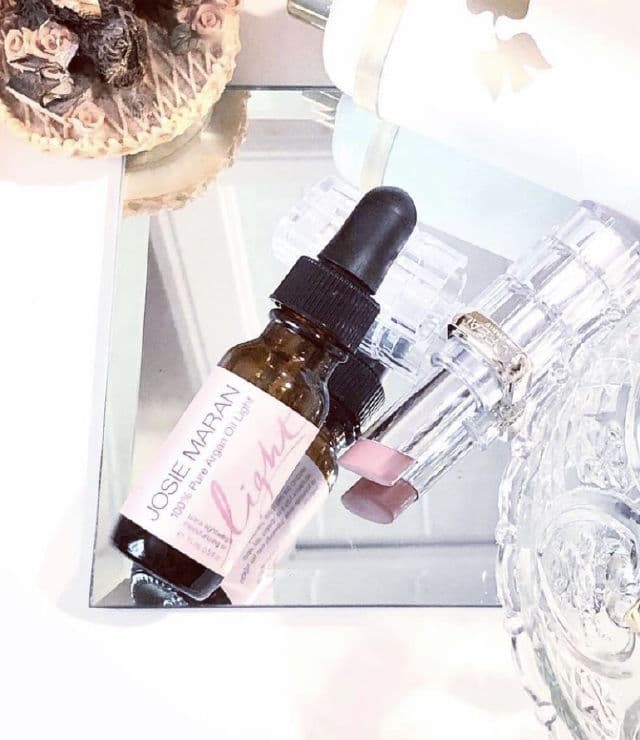 Josie Maran Cosmetics Pure Argan Oil Light review photo by Ajsensitiveskincare