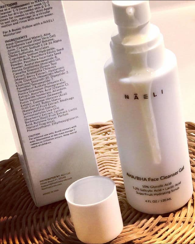 NAELI AHA / BHA SuperFruit Face Exfoliator review photo by Ajsensitiveskincare