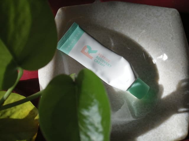 Oganacell Peptide Recovery Cream review photo by Almay