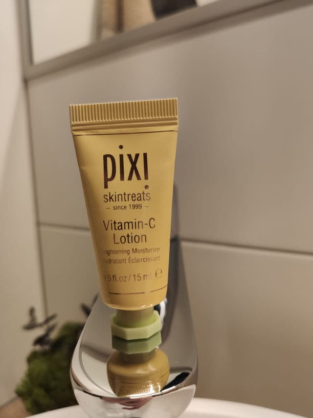 Pixi Vitamin-C Lotion review photo by Alona