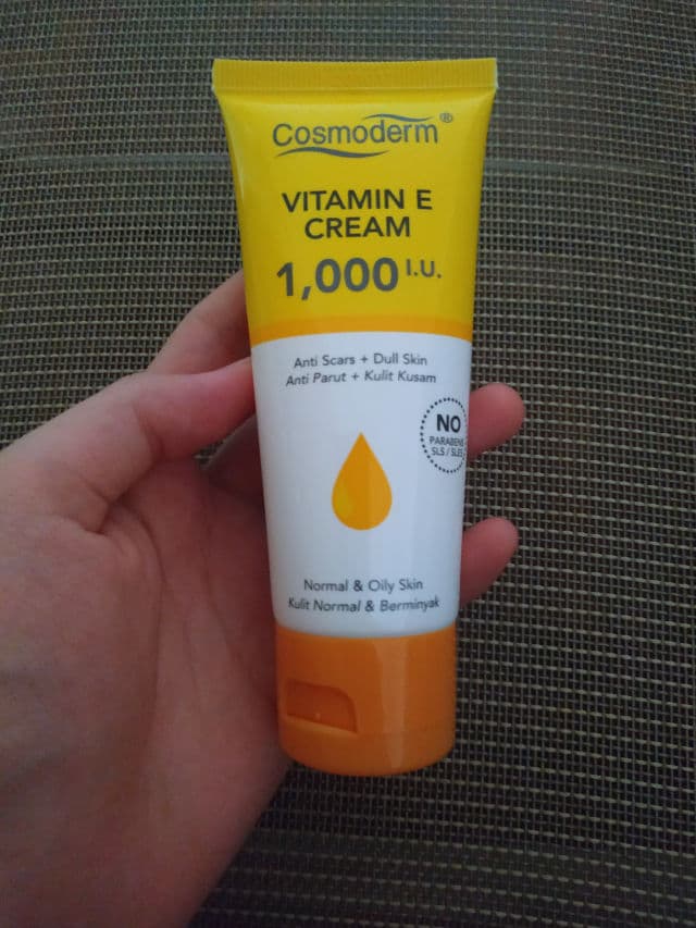 Cosmoderm Vitamin E Cream 1000 IU with Rosehip Oil review photo by AmIWhatIAm