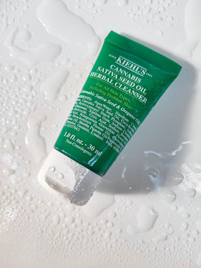 Kiehl's Cannabis Sativa Seed Oil Herbal Cleanser review photo by Amaljanardhanan