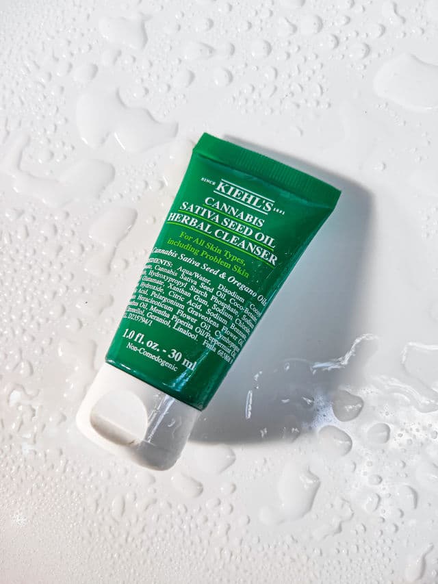 Kiehl's Cannabis Sativa Seed Oil Herbal Cleanser review photo by Amaljanardhanan