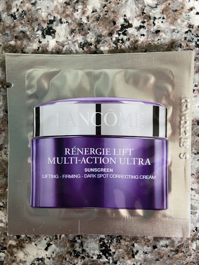 Lancome Rénergie Lift Multi-Action Ultra Face Cream with SPF 30 review photo by AmberJ