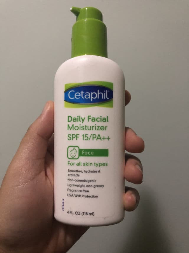 Cetaphil Daily Facial Moisturizer SPF 15 review photo by AmeeJay