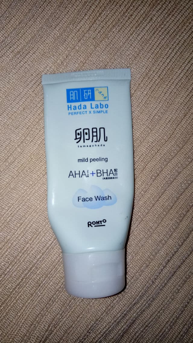 Hada Labo Tamagohada Mild Peeling  AHA+BHA Face Wash review photo by amell