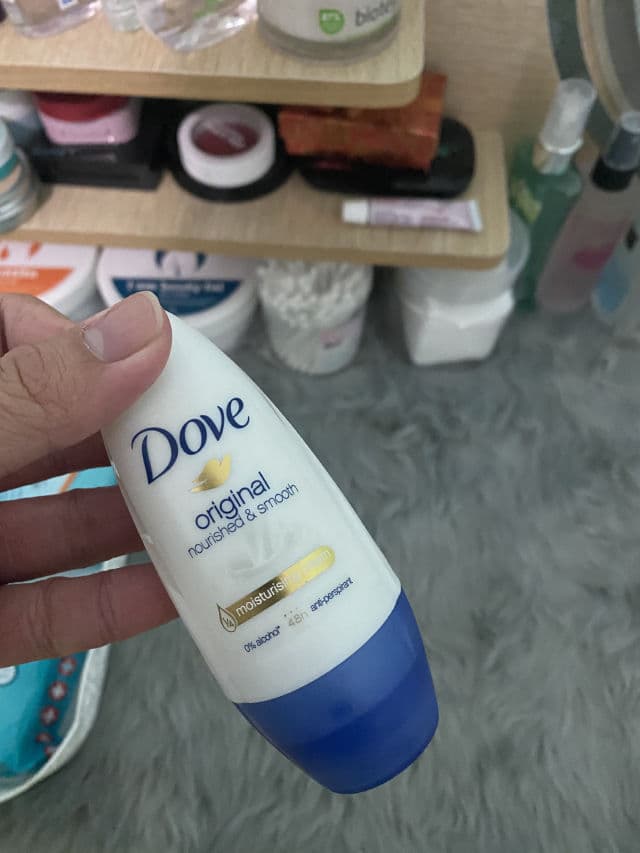 Dove Original Nourished and Smooth Antiperspirant Roll-on review photo by AngelicaKiac