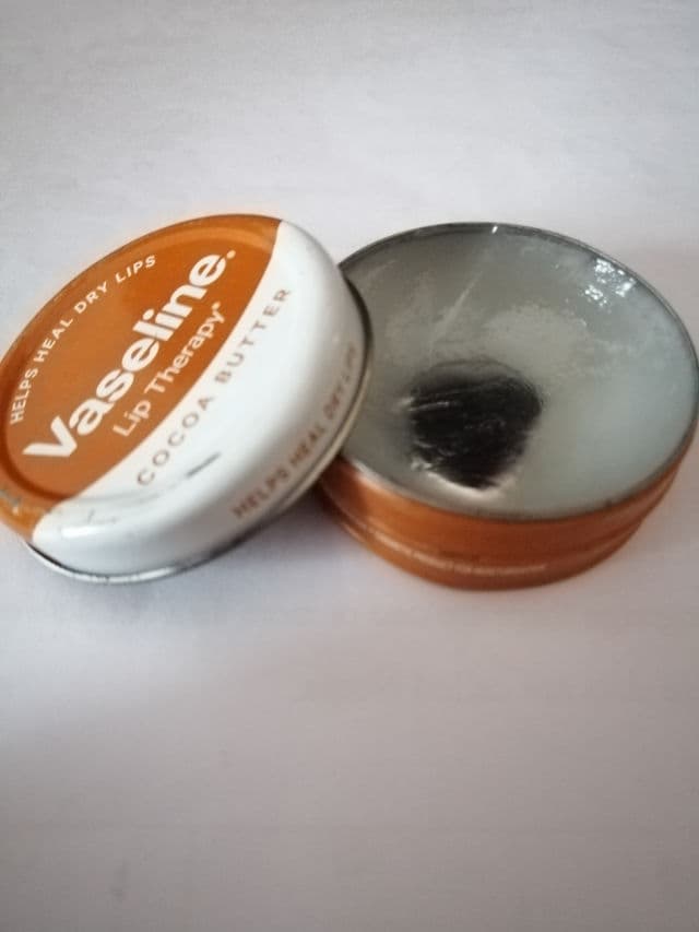 Vaseline Lip Moisturizer Tin Cocoa Butter review photo by Anikayusra