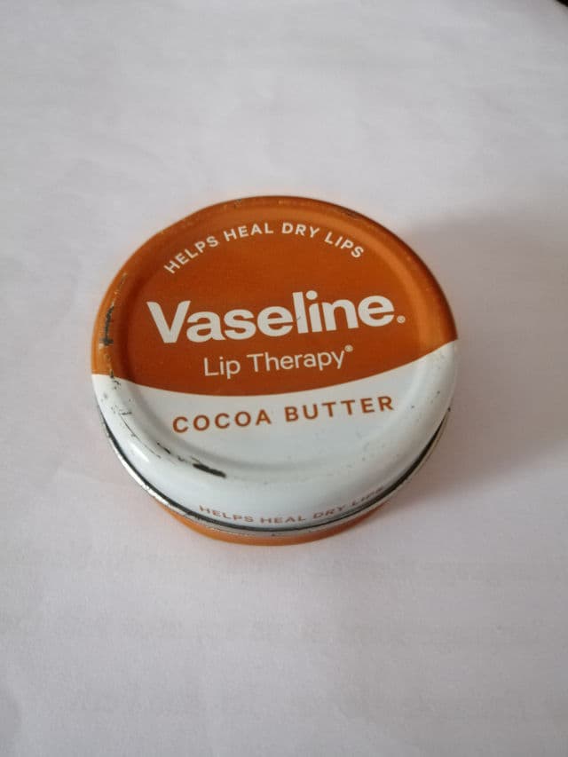 Vaseline Lip Moisturizer Tin Cocoa Butter review photo by Anikayusra