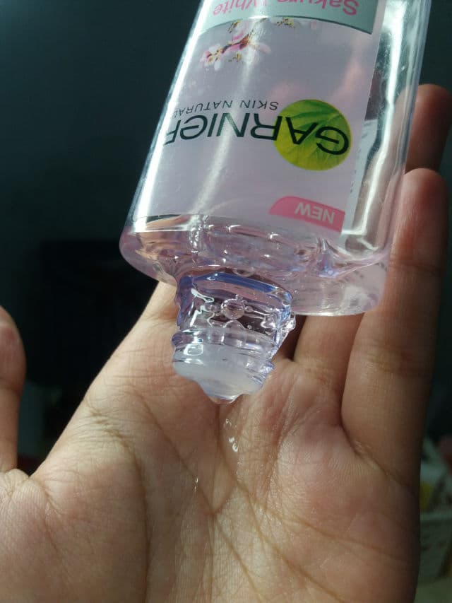 Garnier Sakura White Pinkish Radiance Essence Lotion review photo by AnnKsm