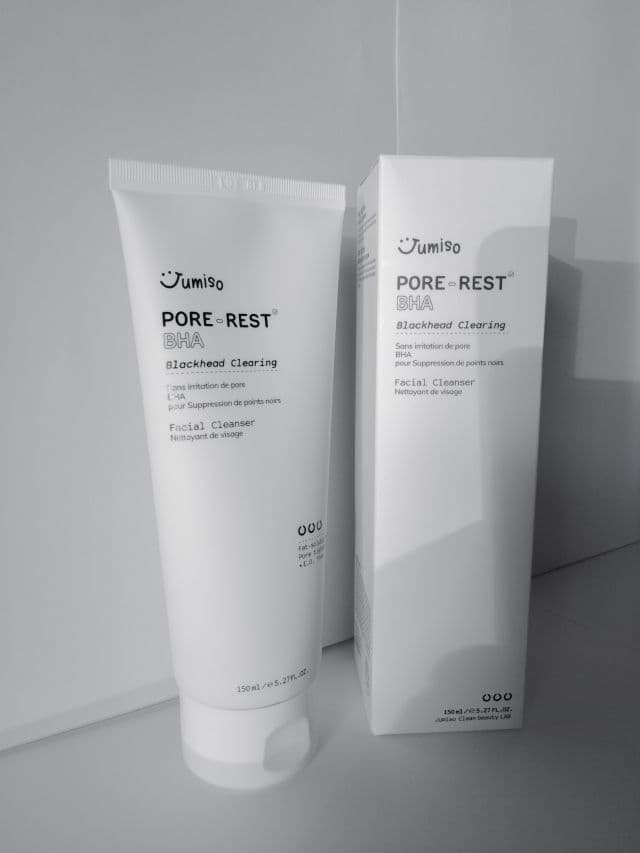 Jumiso PORE-REST BHA Blackhead Clearing Facial Cleanser review photo by Skinbiss