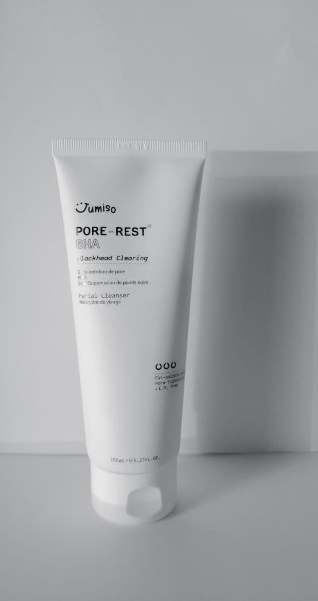 Jumiso PORE-REST BHA Blackhead Clearing Facial Cleanser review photo by Skinbiss