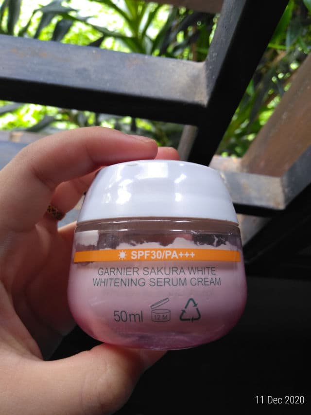 Garnier Sakura White Pinky Radiance & Smooth Pores Whitening Serum Cream SPF21/PA+++ review photo by Annisadivi