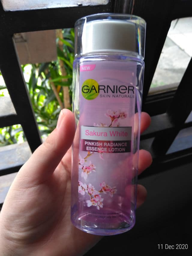 Garnier Sakura White Pinkish Radiance Essence Lotion review photo by Annisadivi