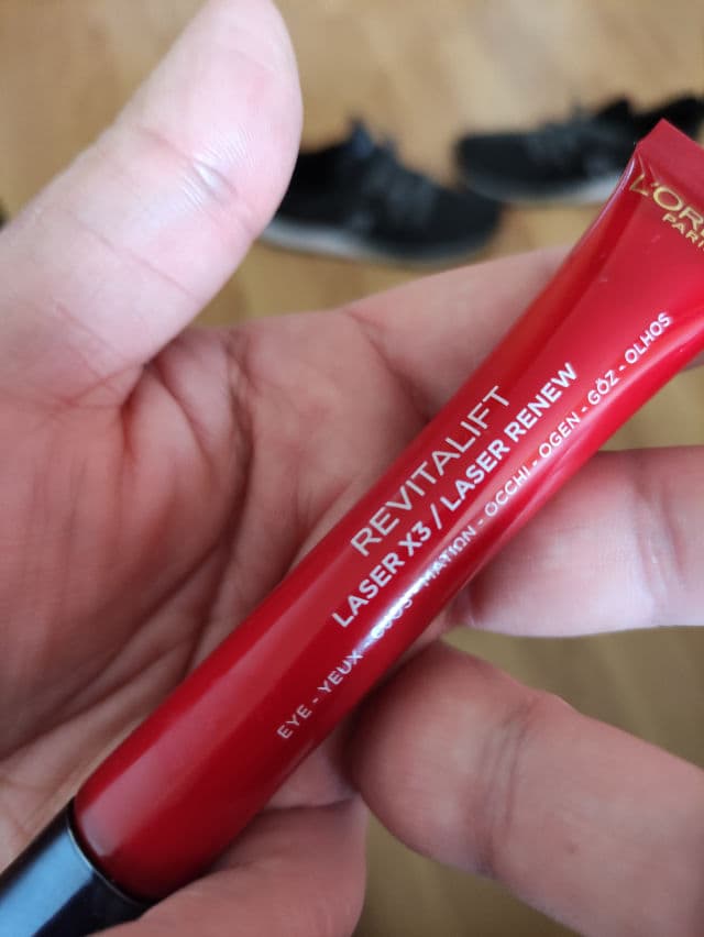 L'Oreal Paris RevitaLift Triple Power Eye Treatment review photo by AntoAnthos