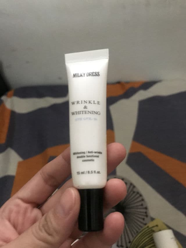 MILKY DRESS Wrinkle & Whitening Eye Cream review photo by Apples