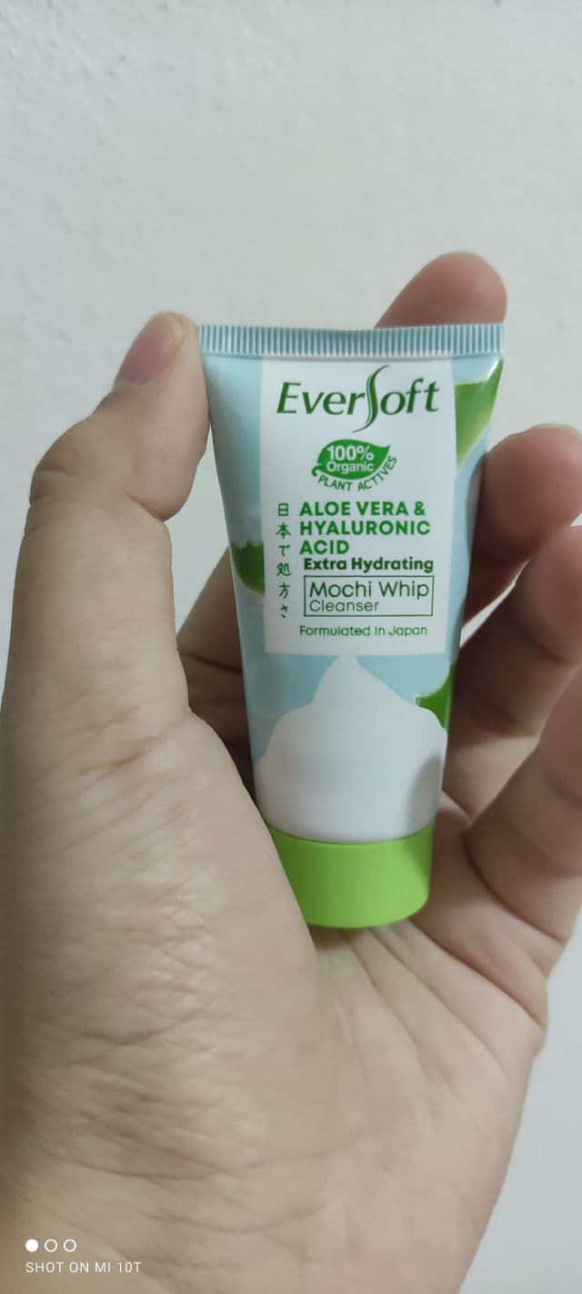 Eversoft Aloe Vera & Hyaluronic Acid Extra Hydrating Mochi Whip Cleanser review photo by Ariesse93