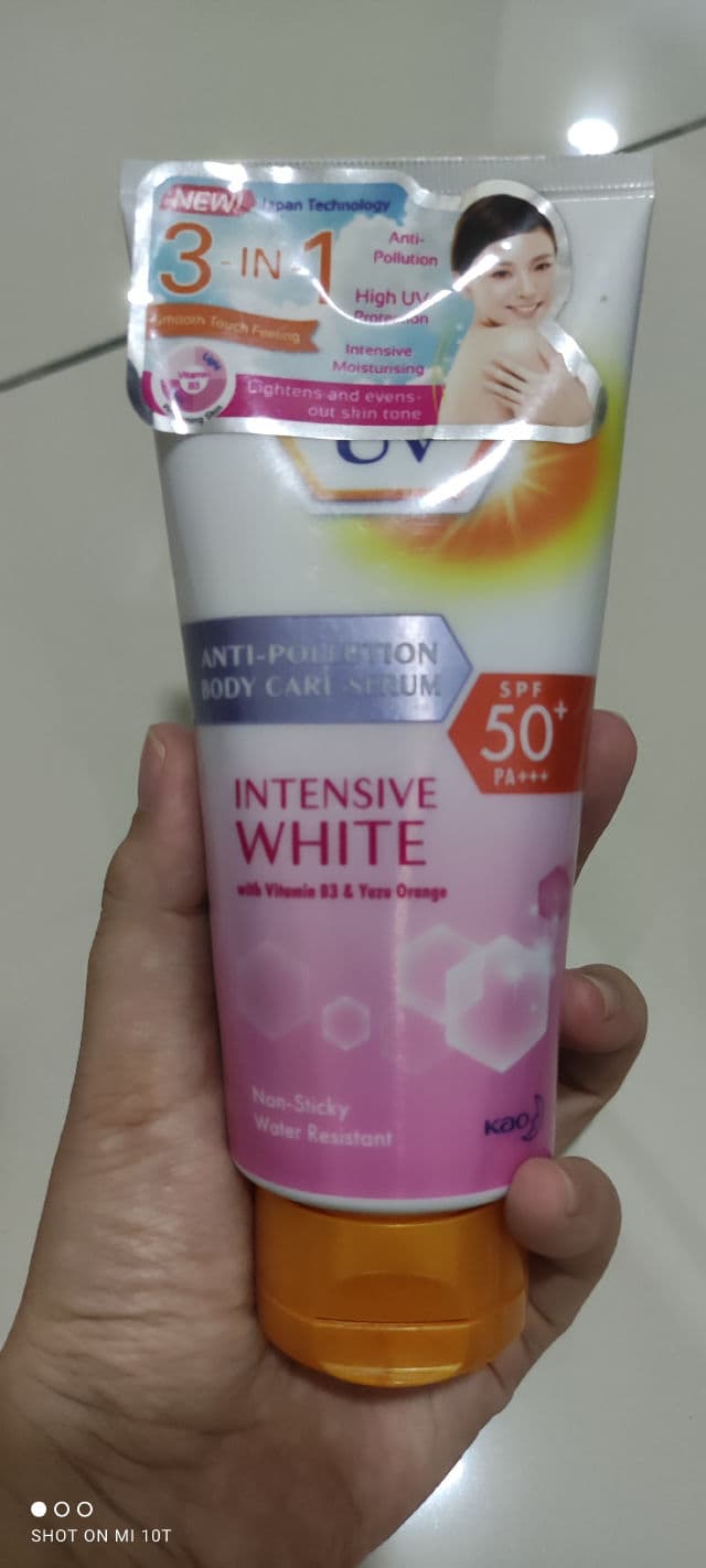 Biore UV Body Care Serum Intensive White SPF 50+ PA+++ review photo by Ariesse93