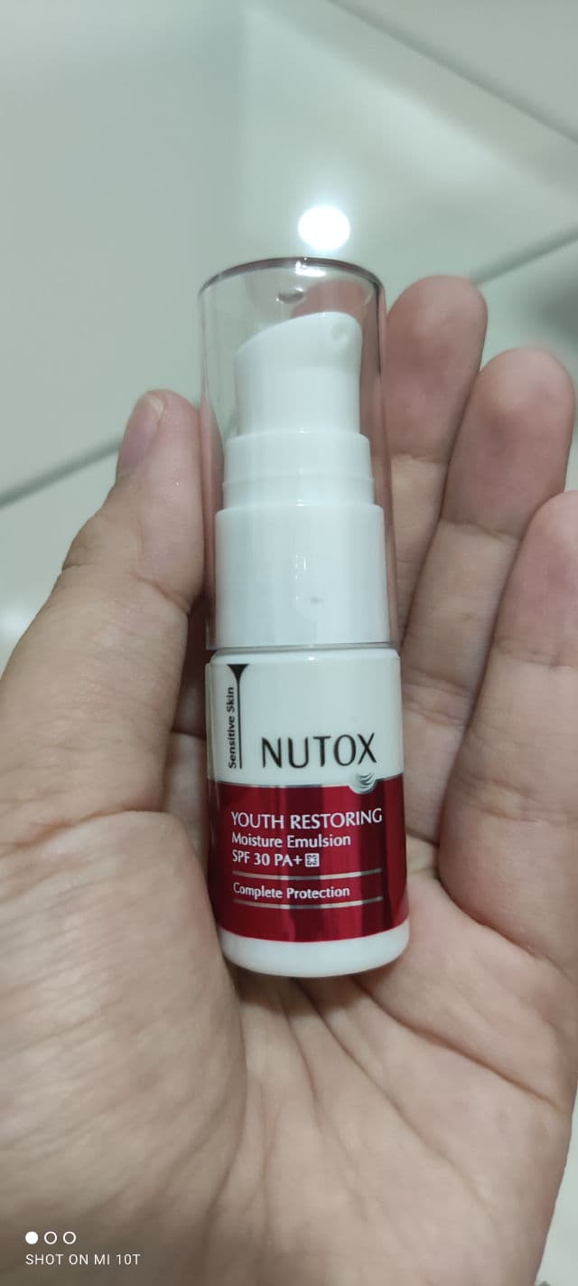 Nutox Youth Restoring Moisture Emulsion SPF30 PA+ review photo by Ariesse93