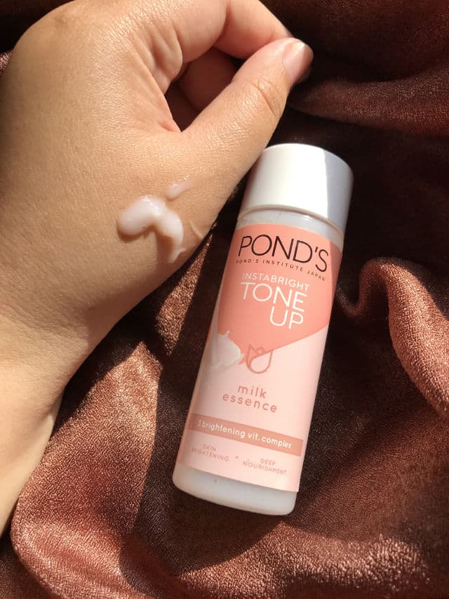 Pond's White Beauty InstaBright Tone Up Milk Essence review photo by Azurine