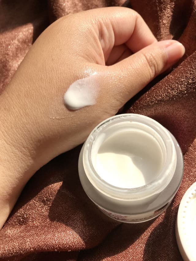 Scarlett Whitening Acne Day Cream review photo by Azurine