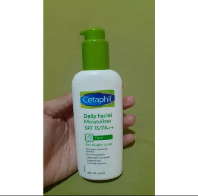 Cetaphil Daily Facial Moisturizer SPF 15 review photo by Suriskinsdiary